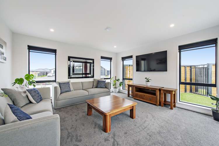 23 Whitehorn Drive Lincoln_12