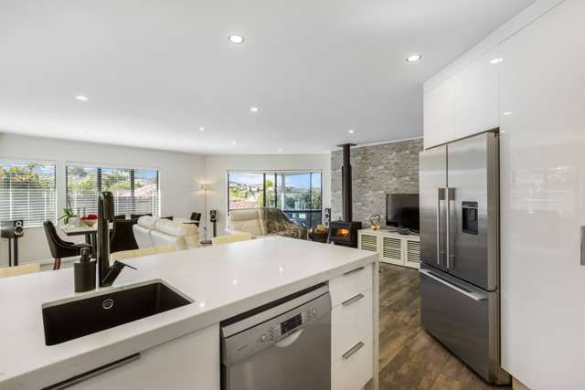 2/100 Gosford Drive Botany Downs_2