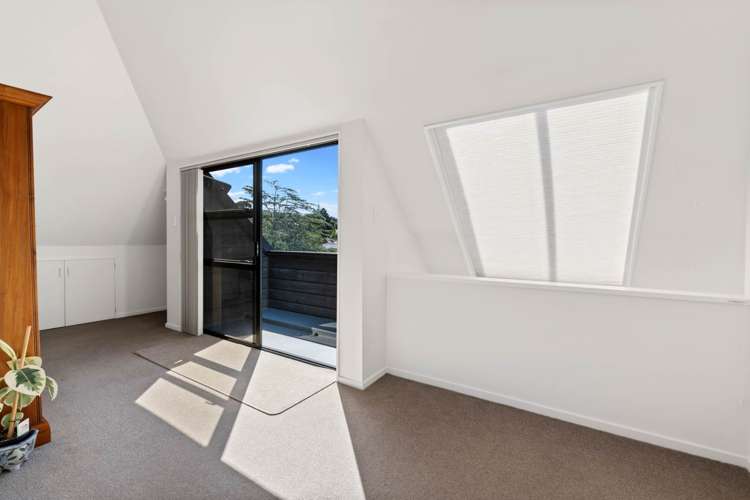 2/97 Beach Road Castor Bay_22