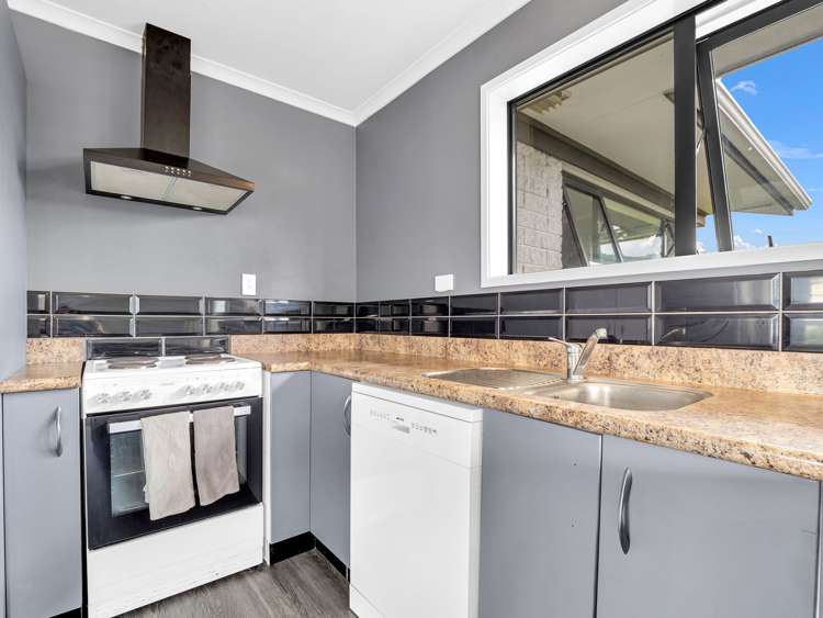 66 Lisa Crescent Mangakakahi_5