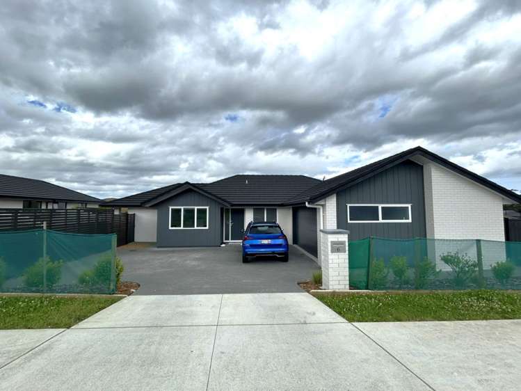 6 Panui Avenue Helensville_1