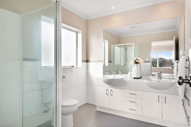 50 Salford Crescent Flat Bush_10