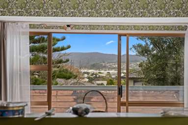 4196 Great North Road_4