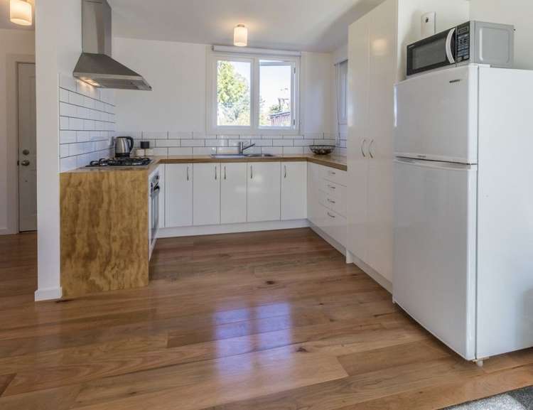 6 Frye Crescent Albert Town_5