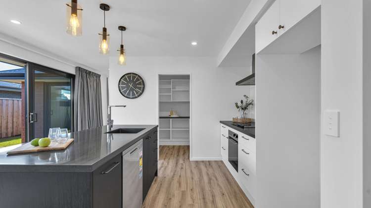 8 Edgar Way Rolleston_12