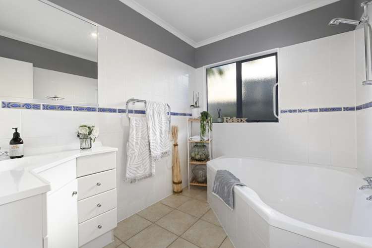 1 Lysaght Place Welcome Bay_14