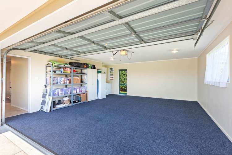 9 Castlehill Court Wattle Downs_16