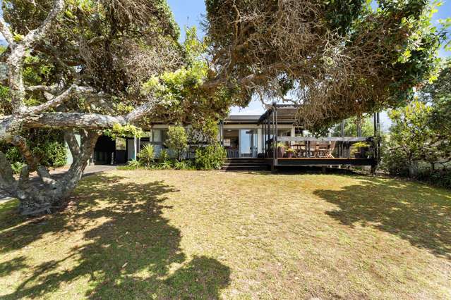 PACKING A PUNCH - PRIVACY & PROXIMITY TO THE BEACH