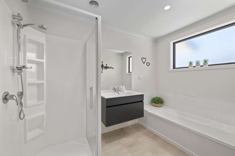 31 Corsair Crescent Burleigh_13