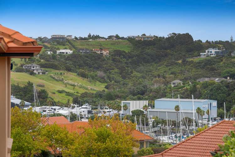 8 Trimaran Drive Gulf Harbour_23