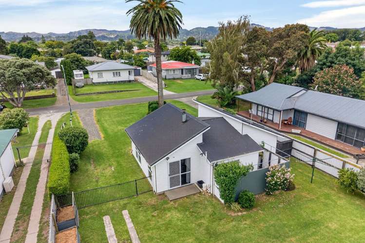 8 Parker Street Elgin_25