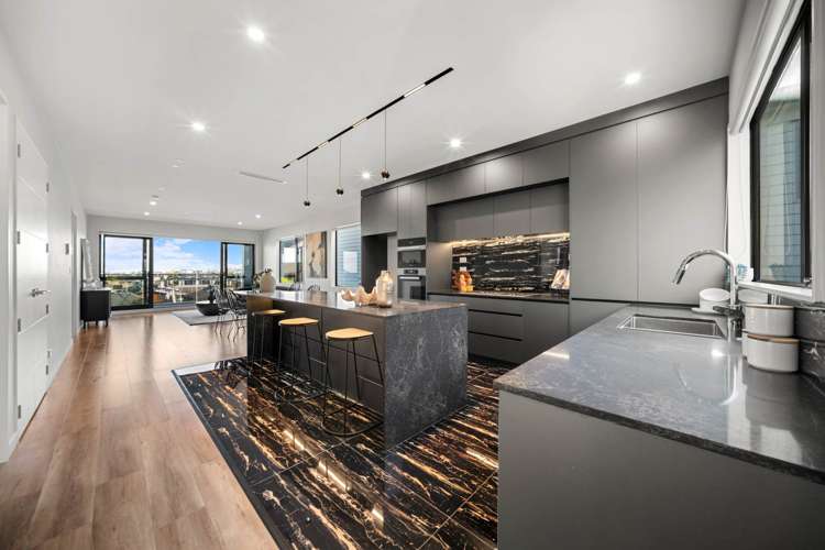 16 Pakirikiri Street Long Bay_11