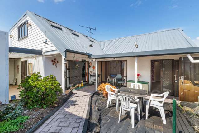 22 Pirangi Street Pt England_4