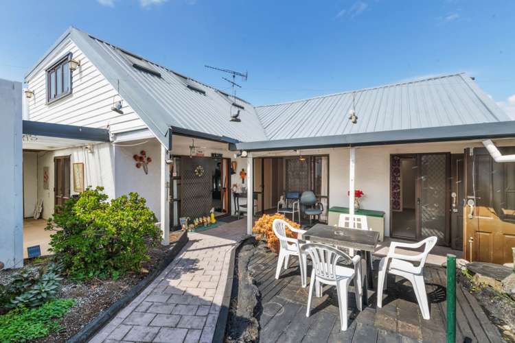 22 Pirangi Street Pt England_3