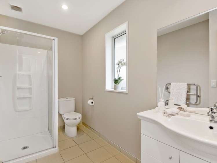 16 Hasendene Drive Lincoln_11