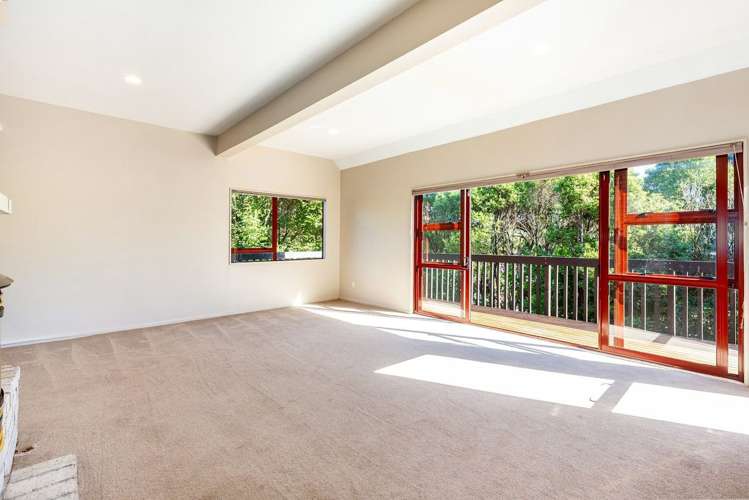 16 James Cook Drive Whitby_13