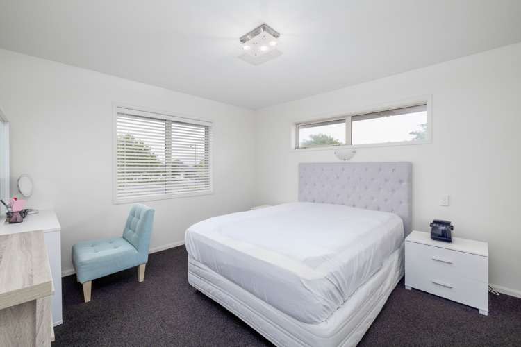 6 Titirangi Crescent Parklands_13