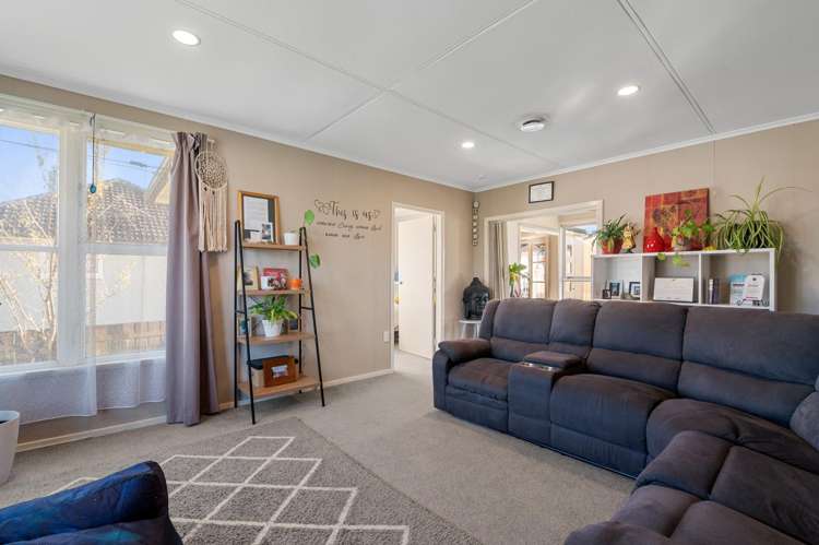 6 Puriri Crescent Hillcrest_5