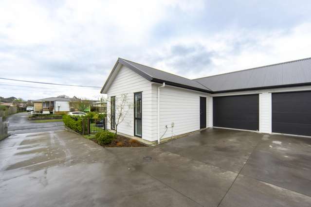 1/17 Greta Street Glenview_2