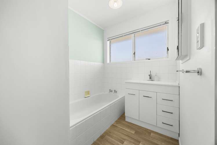 1/112 Prince Regent Drive Half Moon Bay_11