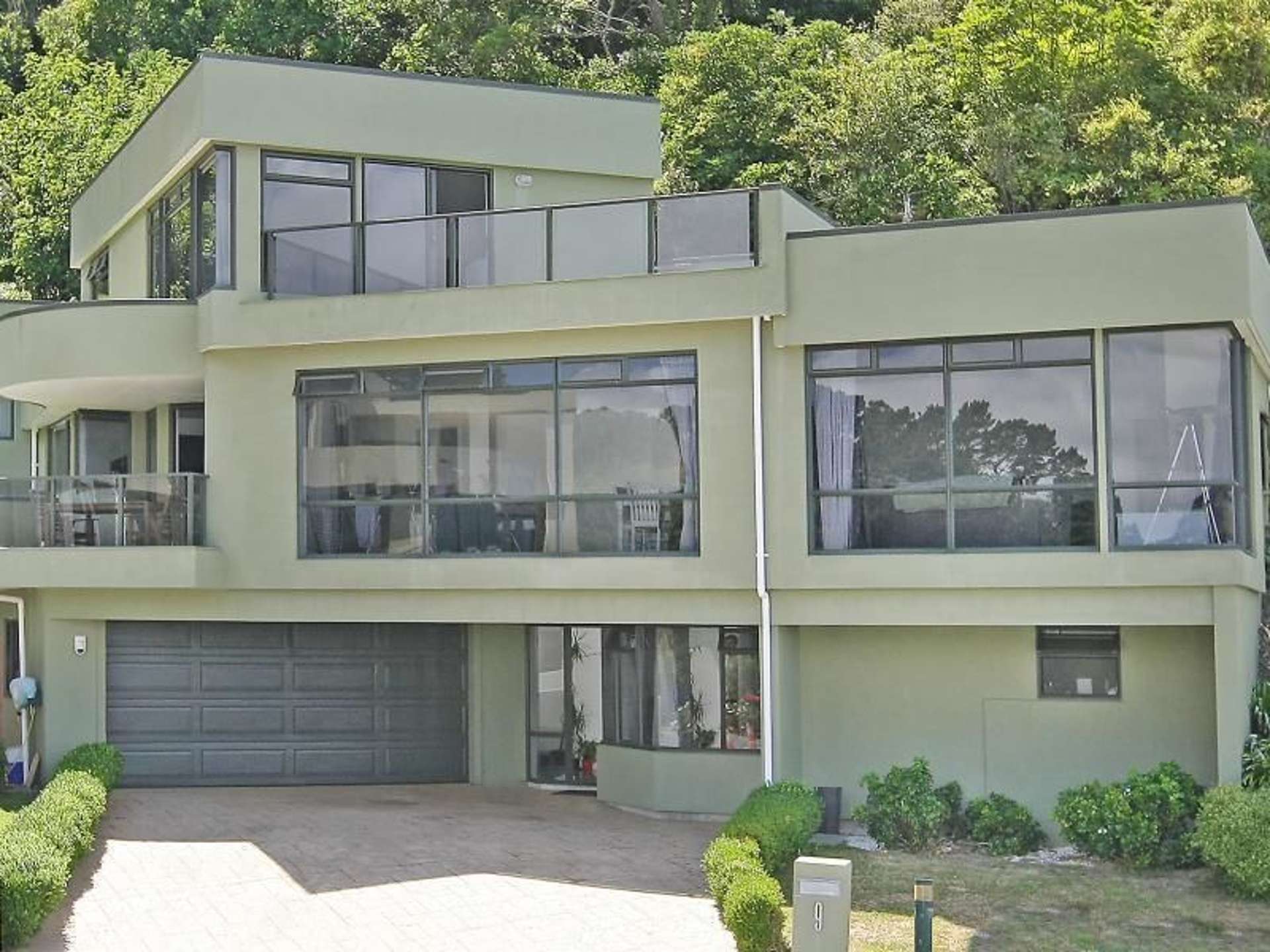 9 Sovereign Point Kaiwharawhara_0