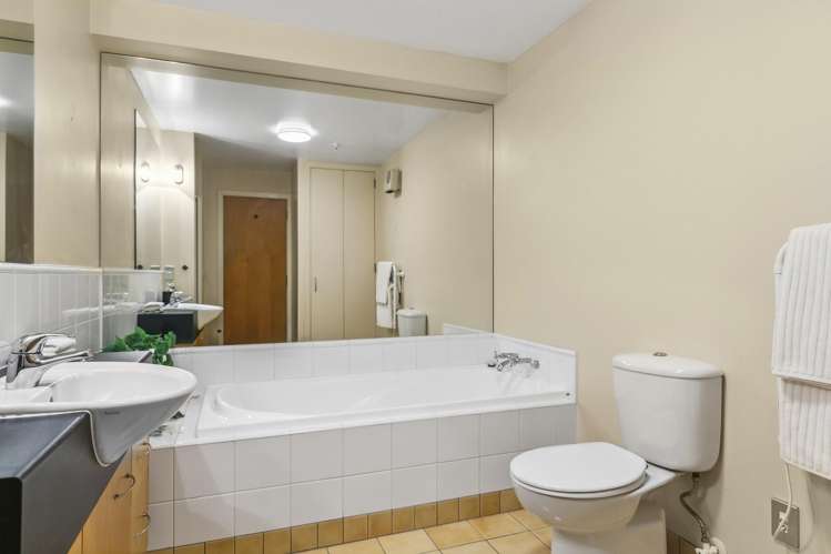 8/125 Thorndon Quay Pipitea_14