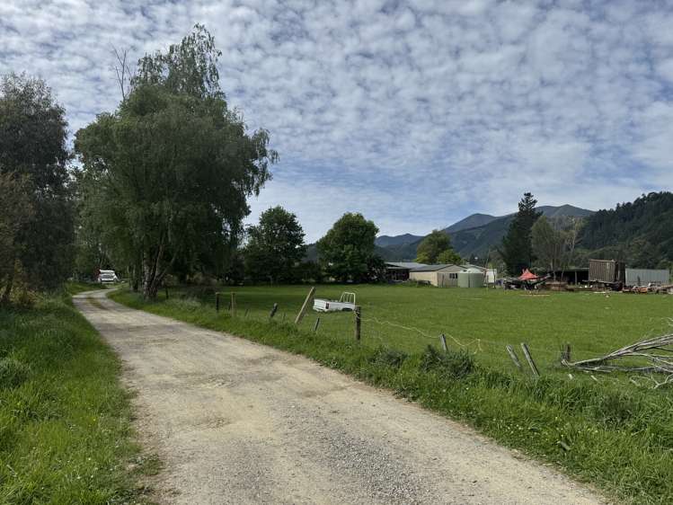 17 Para Railway Road Koromiko_9