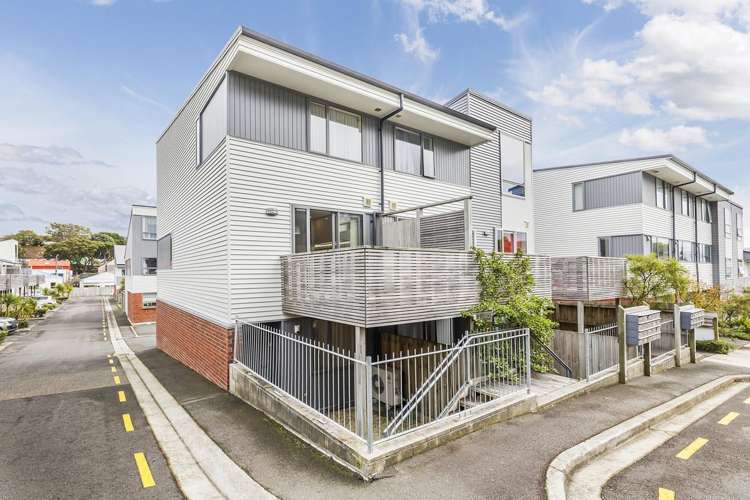 3/31 Princess Terrace Newtown_12