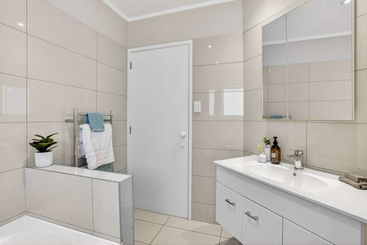 27 Gulf Crest Bucklands Beach_25