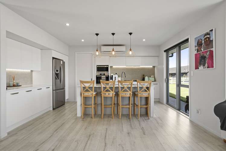 51 Baxter Michael Crescent Cambridge_2