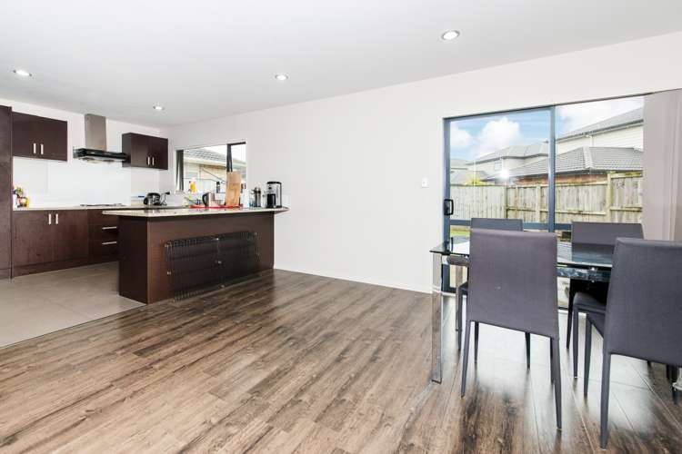 10 Riverglade Parkway Te Atatu South_9