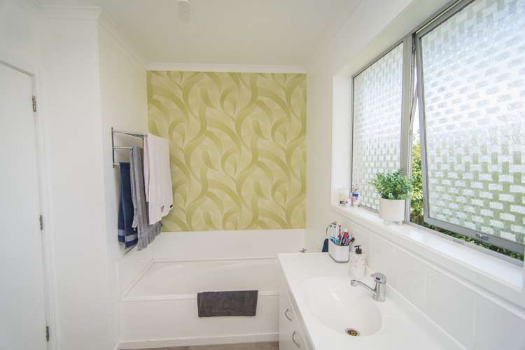 5 Miro Street Glenwood_13