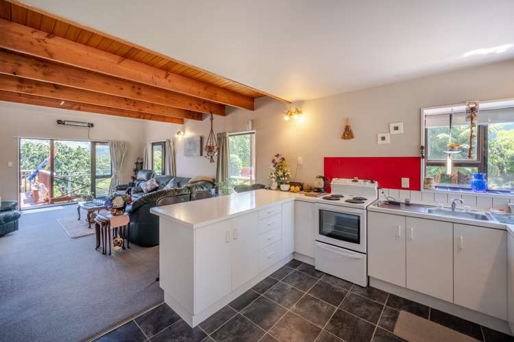 5 Ngaio Grove Robinsons Bay_16