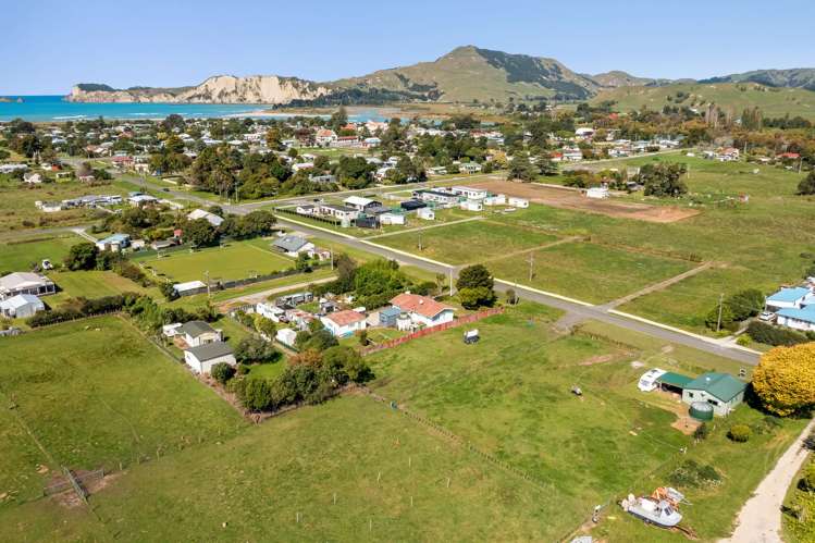 37 Banks Street Tolaga Bay_21