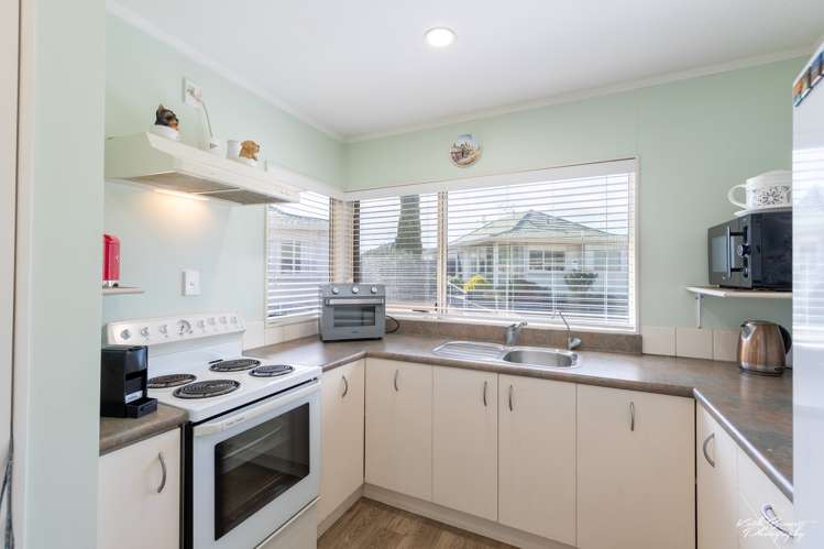 27/17 John Street Trentham_8