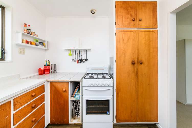 33 Escort Grove Awapuni_6