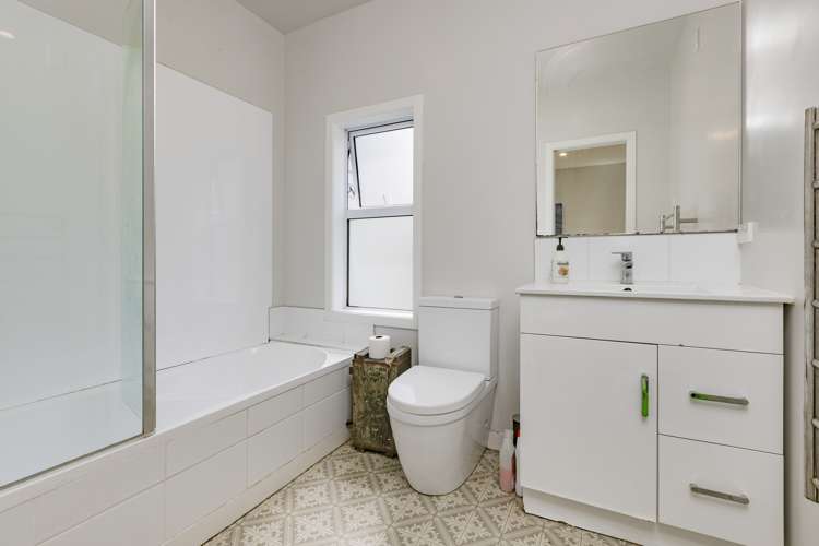 9 Banks Road Kawakawa Bay_18