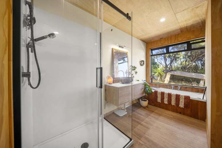 1574 Whaanga Road Raglan_8