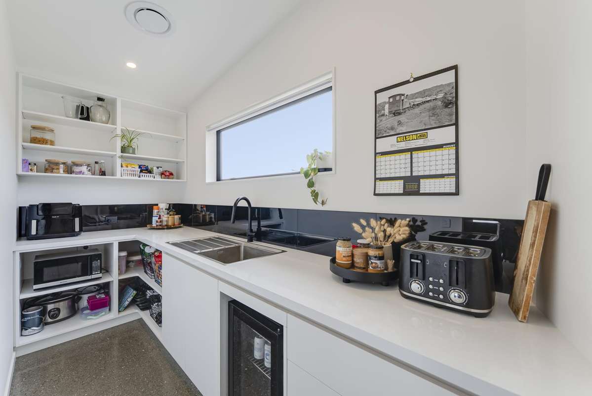 16 Hanworth Road_2