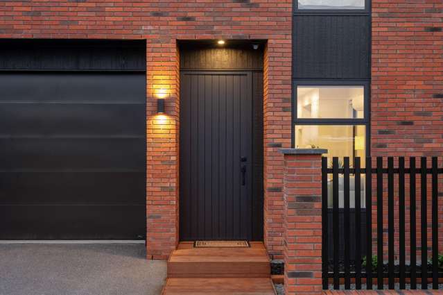 Quality townhouse, superior location.