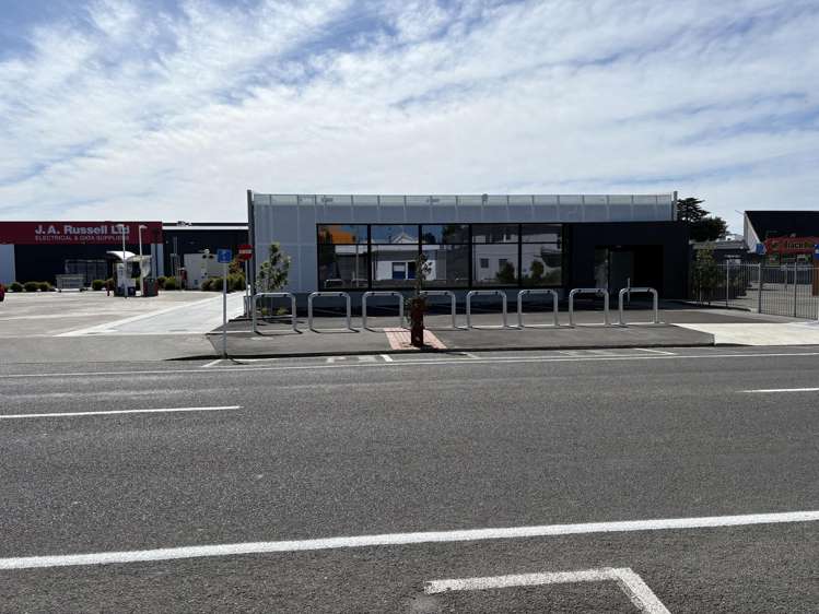 1004 Karamu Road North_0
