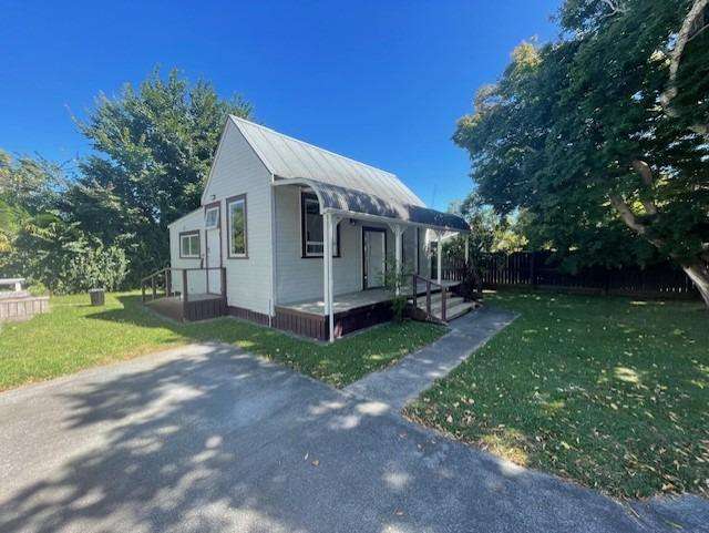 2 bedroom close to town