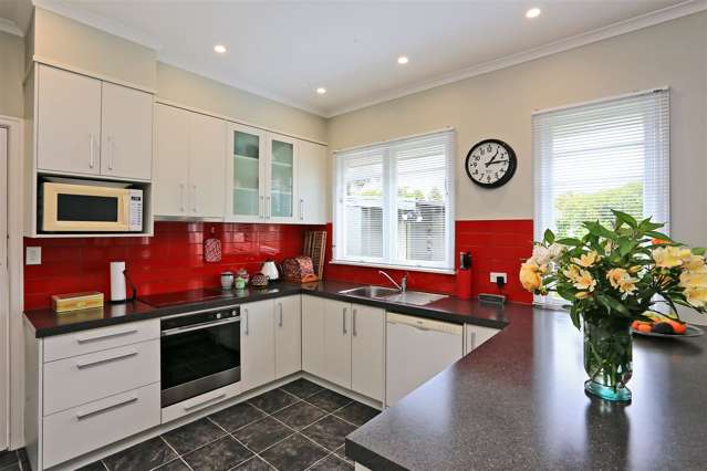 807 Oliphant Road Raureka_1