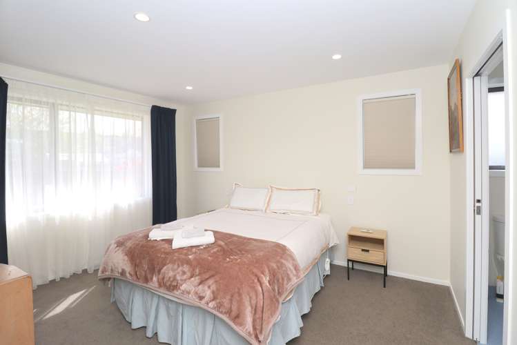 213 Queens Drive Windsor_11