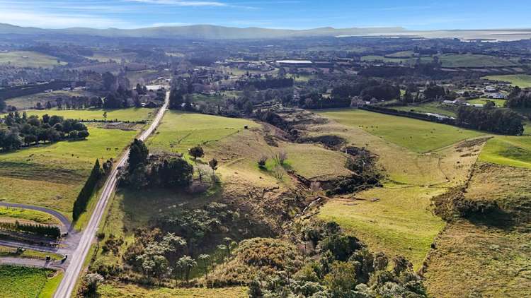 110 Ross Road and 20 Laurel Drive Whakamarama_23