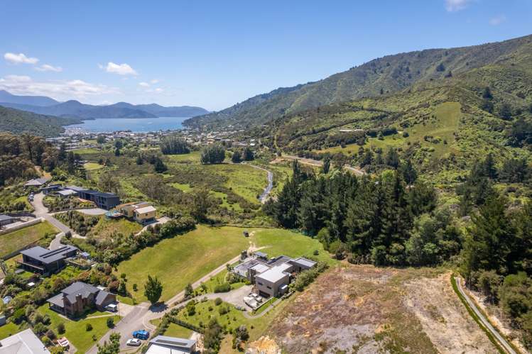 16 Raukura Rise Picton_10