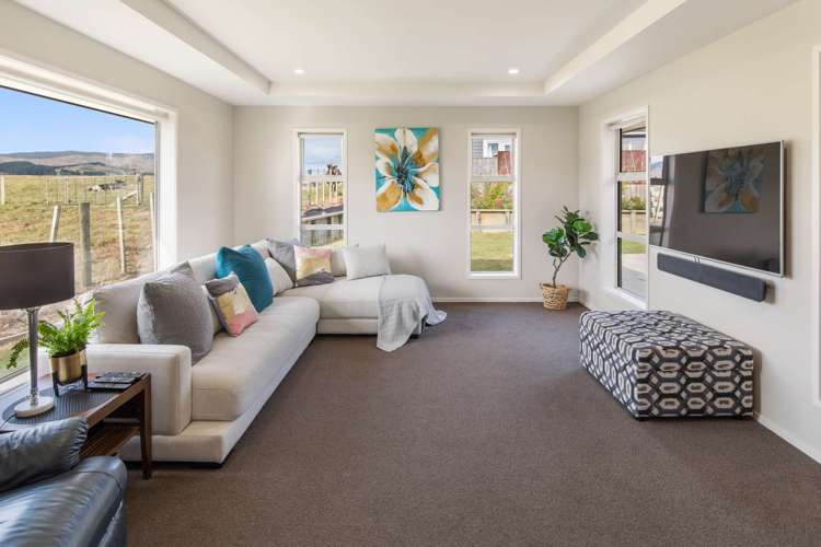 206 Pacific Drive Fitzherbert_10