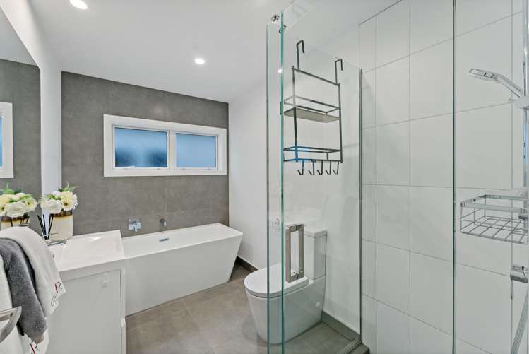 17C Holland Avenue Pt England_12