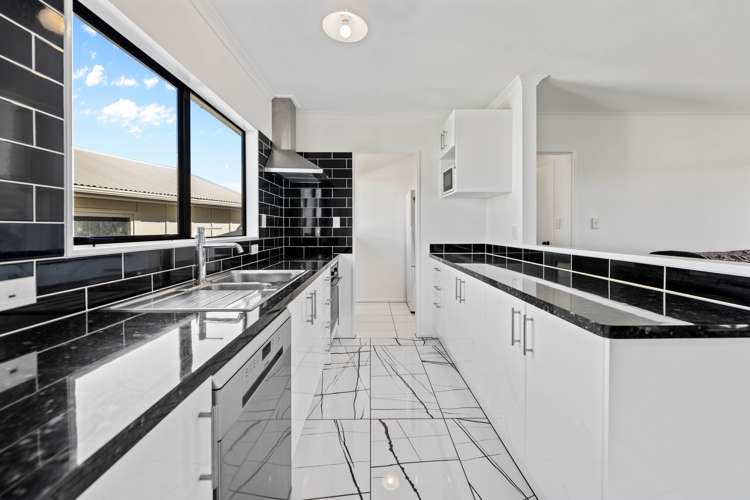 26 Kiddle Drive Hilltop_5