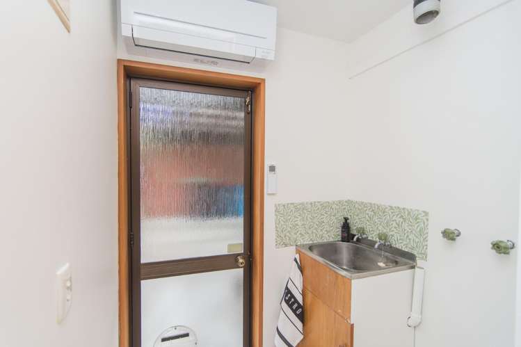 15B Kitchener Square 11278_8